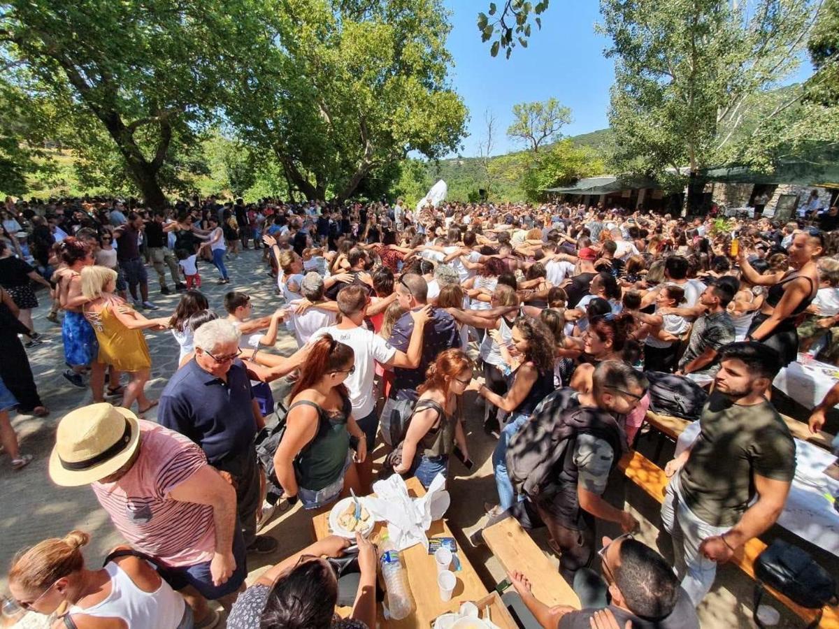 Ikaria Studios Manganitis Luaran gambar