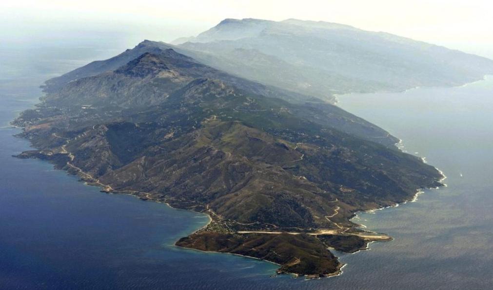 Ikaria Studios Manganitis Luaran gambar