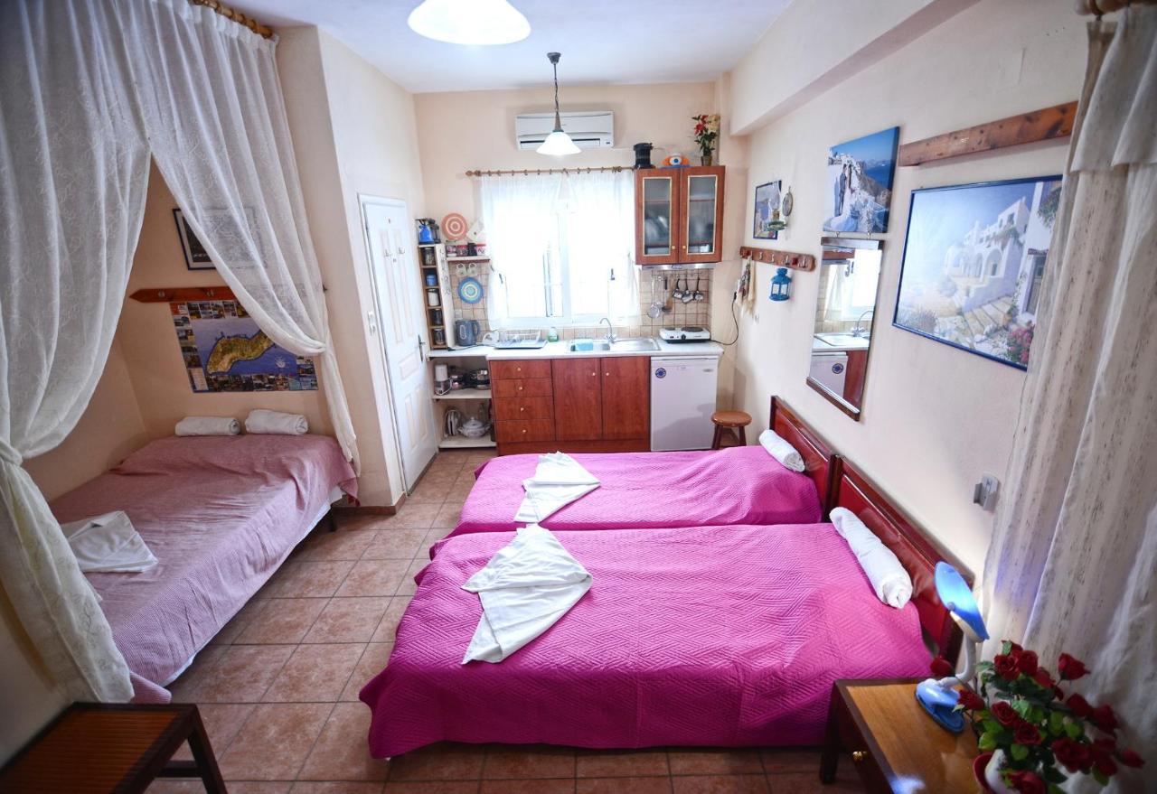 Ikaria Studios Manganitis Luaran gambar
