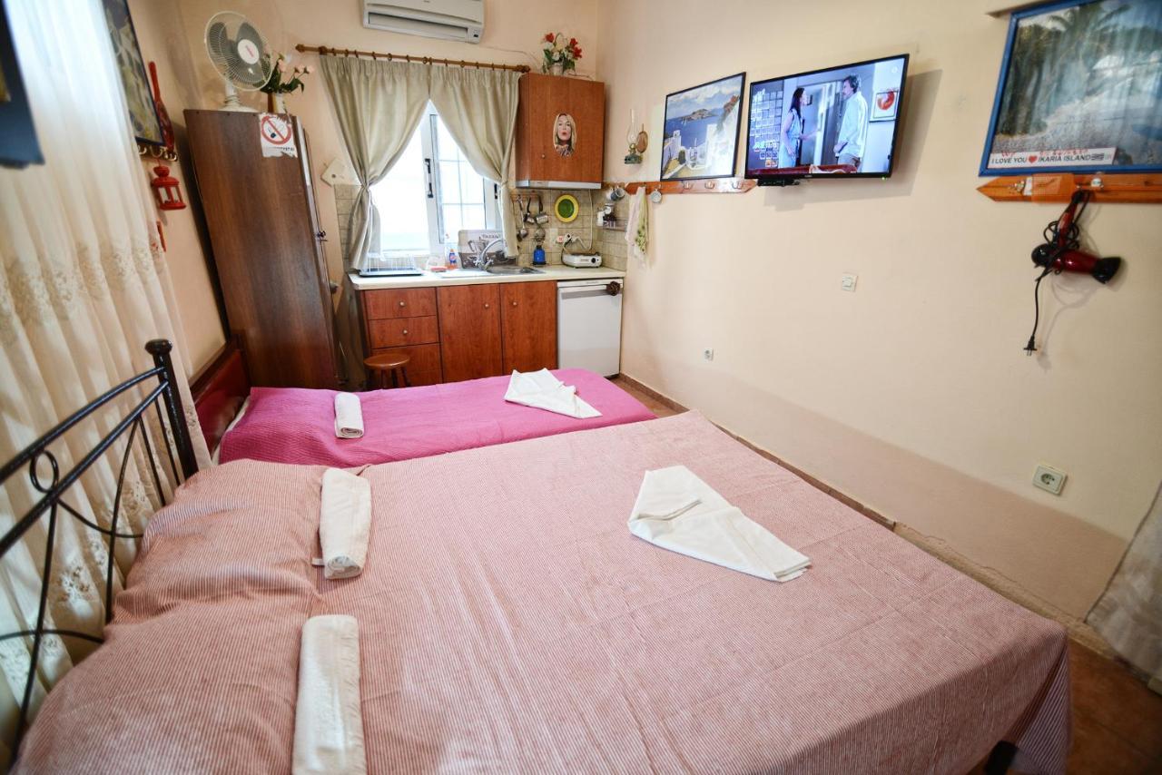 Ikaria Studios Manganitis Luaran gambar