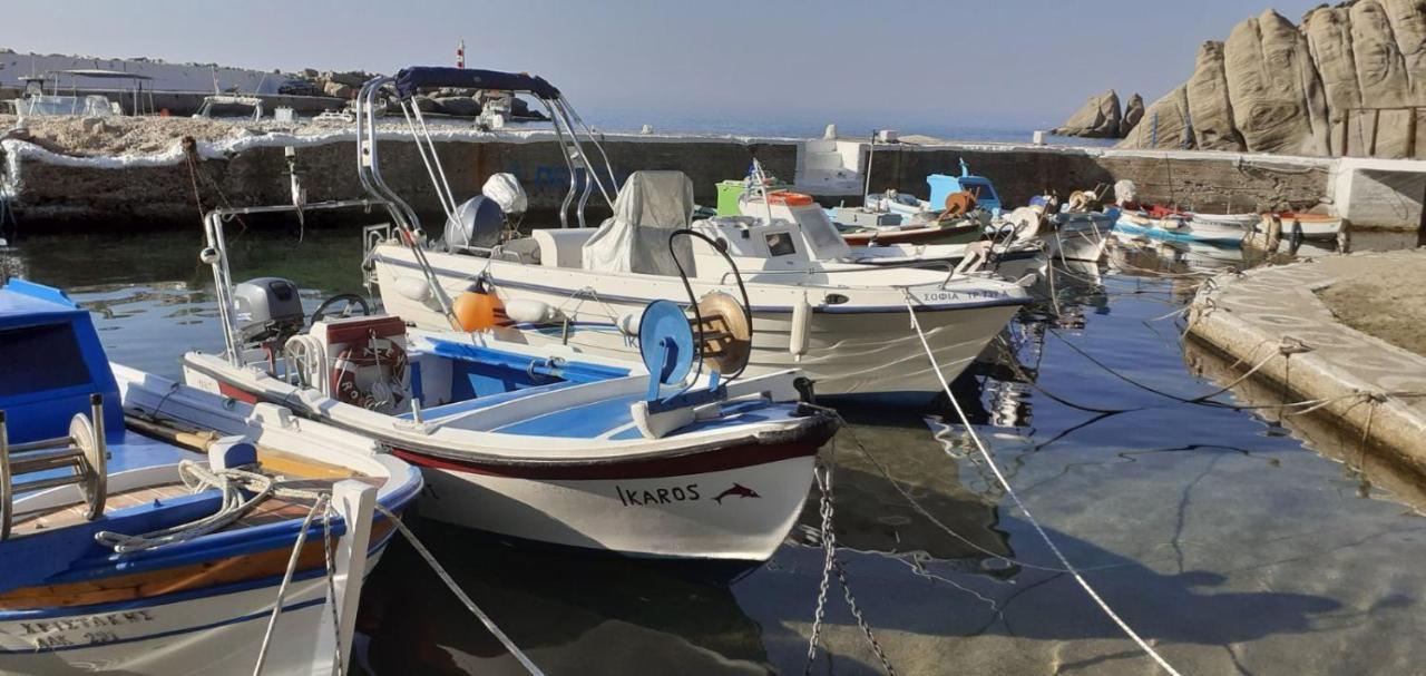 Ikaria Studios Manganitis Luaran gambar