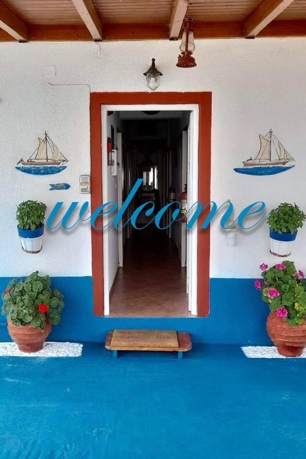 Ikaria Studios Manganitis Luaran gambar