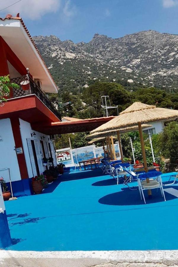 Ikaria Studios Manganitis Luaran gambar