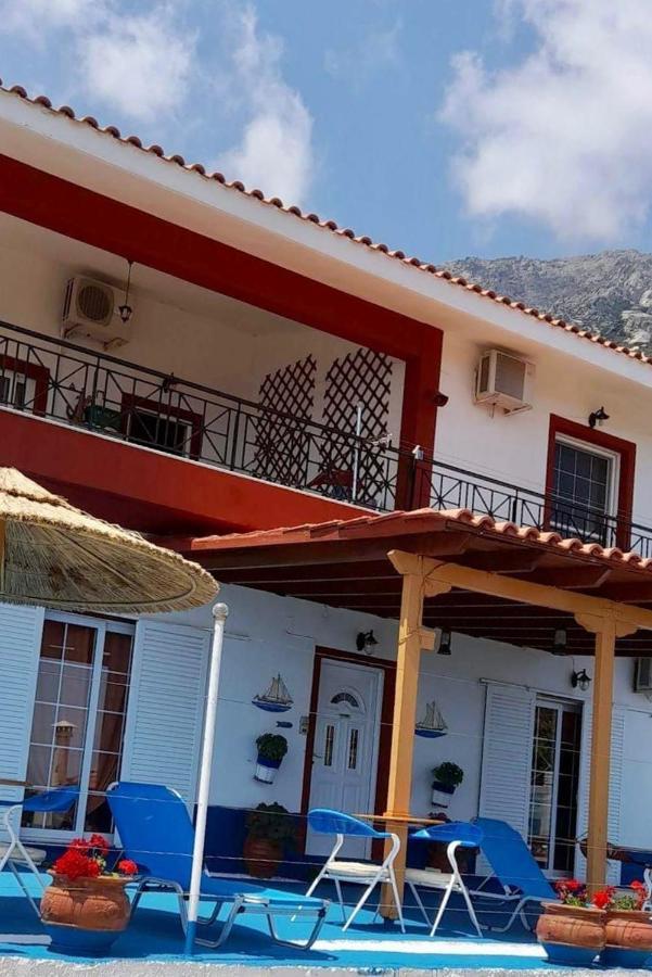 Ikaria Studios Manganitis Luaran gambar