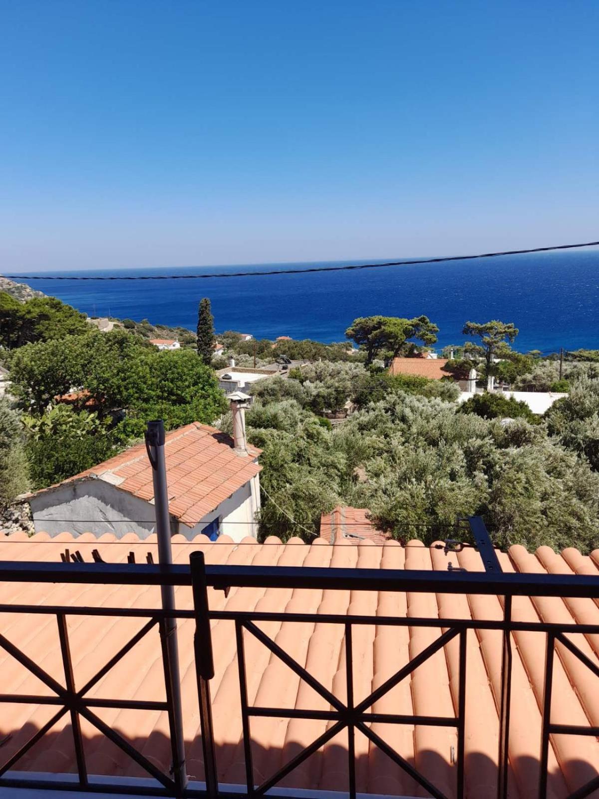 Ikaria Studios Manganitis Luaran gambar