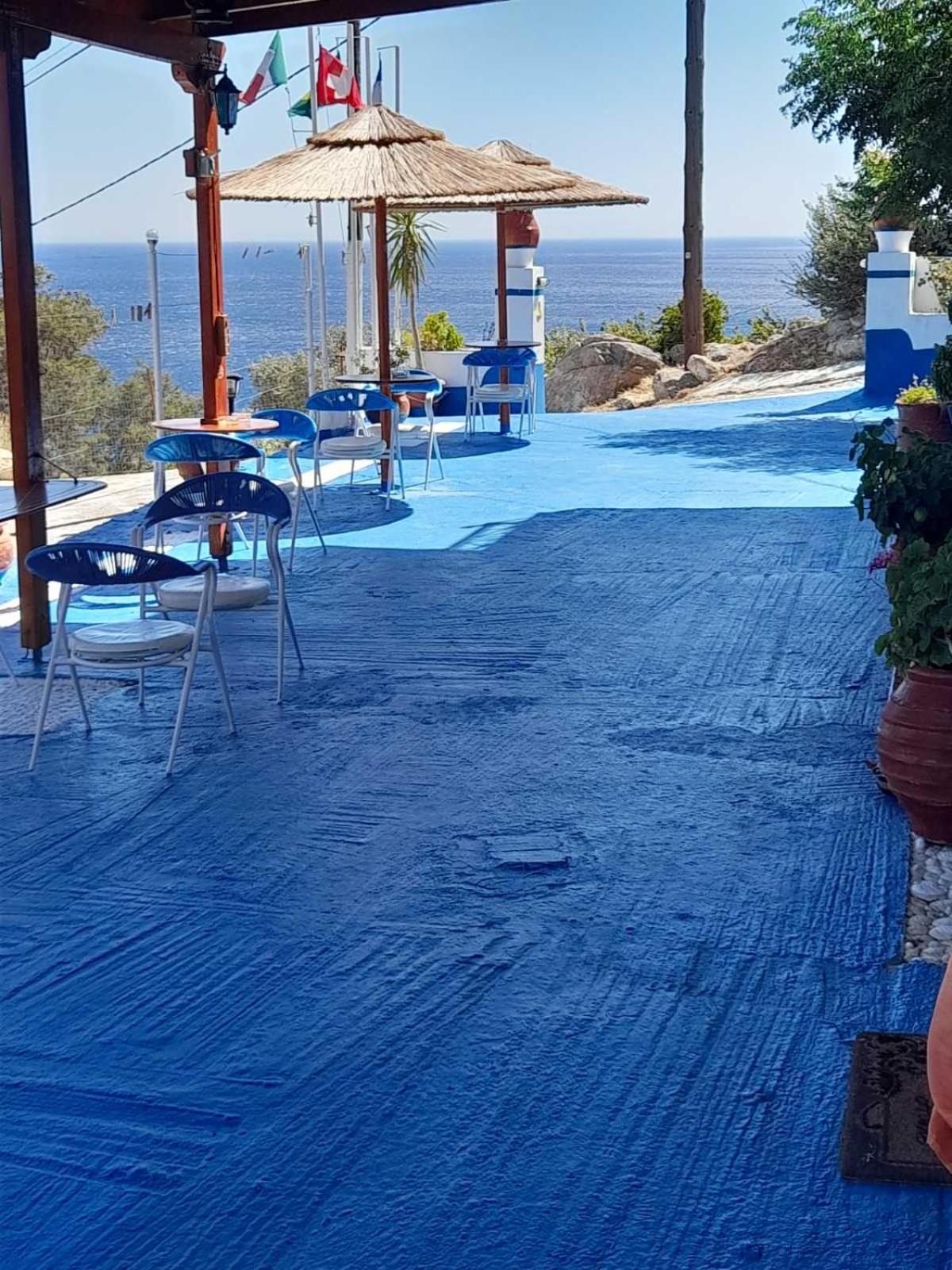 Ikaria Studios Manganitis Luaran gambar