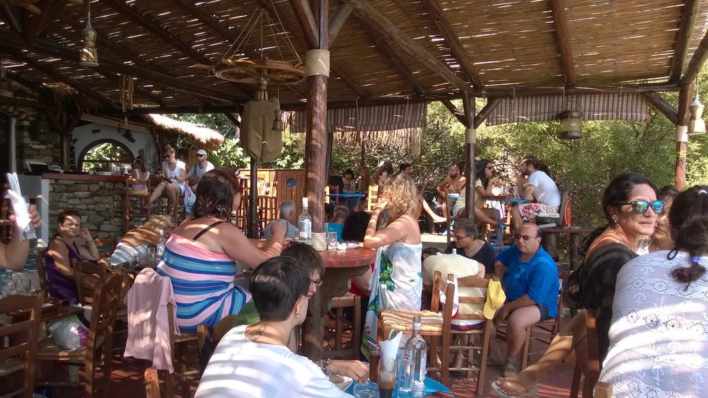 Ikaria Studios Manganitis Luaran gambar